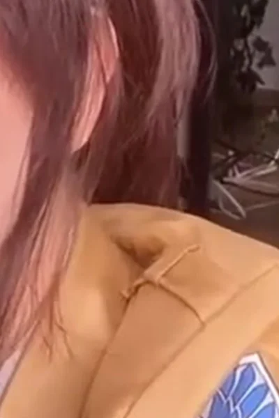 hot babe Amanda Welp teasing her wet tongue