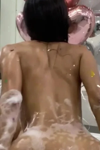 Hanna Miller teasing her soap naked body in the bathtub