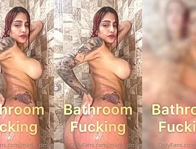 Maria Del Mar teasing her wet naked body in the shower