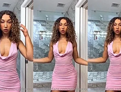 Puertoricanlexy teasing her perky tits in the bathroom