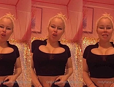 hot Latina babe Nikki Delano teasing her deep cleavage big tits video leaked