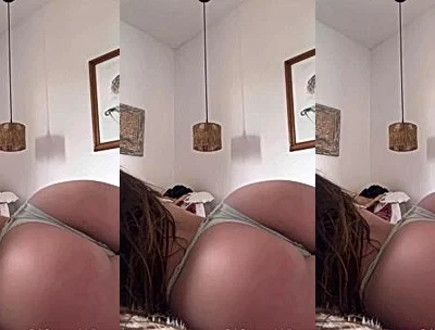 Giulia Rosa teasing her big ass in bed