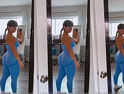 Salome Munoz showing off her fit body in the mirror