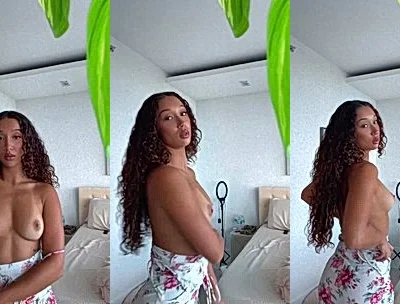 Puertoricanlexy teasing her naked body in the mirror