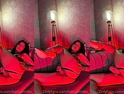 Hanna Miller showing off her naked pussy dildo fuck