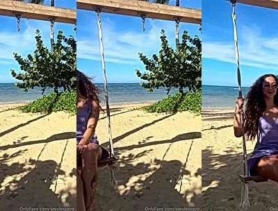 Puertoricanlexy teasing her hot body by the beach