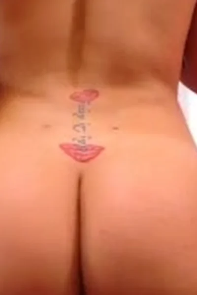 Steffy moreno teasing her naked big booty in the bedroom