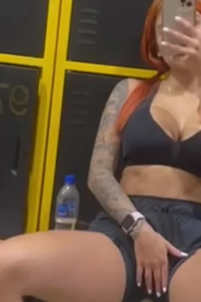 Maria Del Mar playing with her pussy in the locker room