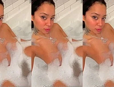 Chromazz teasing her soapy naked body in the bathtub