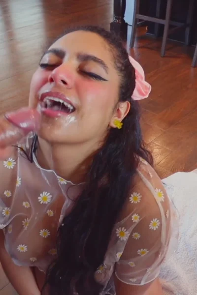 Thestartofus getting double facial from her husbands big cock