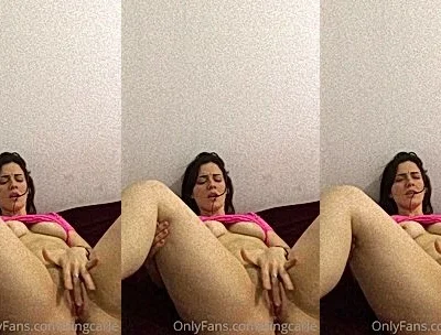 KingCarle pussy fingering masturbation in bed