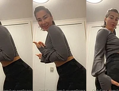 LupuWellness teasing her thicc body in the public toilet