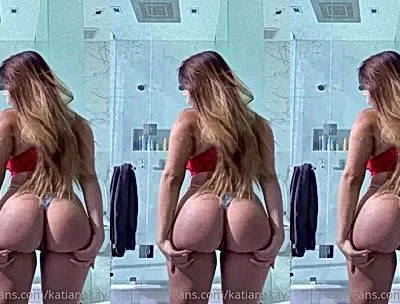 Katiana Kay twerking her big booty in the bathroom mirror